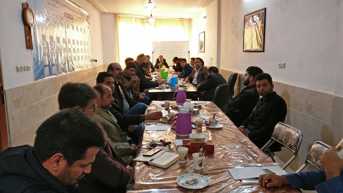  جلسه گردهمایی فصلی مدیران صنعت آسانسور و پله برقی استان قم-زمستان 96