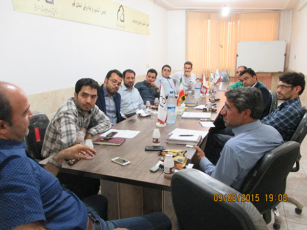  جلسه با بازرسان شرکت های بازرسی در انجمن آسانسور و پله برقی استان قم 